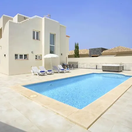 Дом отдыха De Luxe Paramount Con Piscina & Jacuzzi En