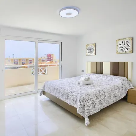 De Luxe Paramount Con Piscina & Jacuzzi En