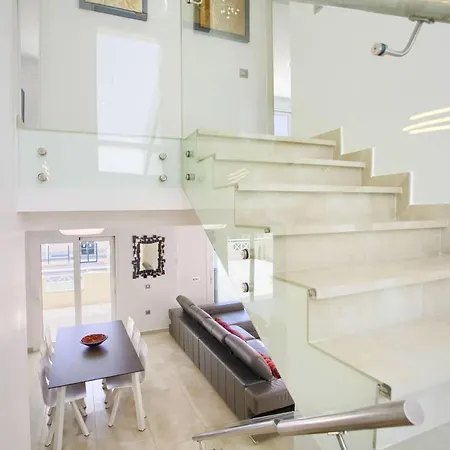 De Luxe Paramount Con Piscina & Jacuzzi En