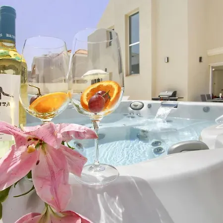 De Luxe Paramount Con Piscina & Jacuzzi En Адехе