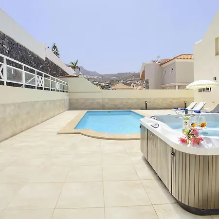 Дом отдыха De Luxe Paramount Con Piscina & Jacuzzi En