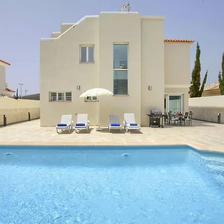 De Luxe Paramount Con Piscina & Jacuzzi En بيت للعطل أذيخي