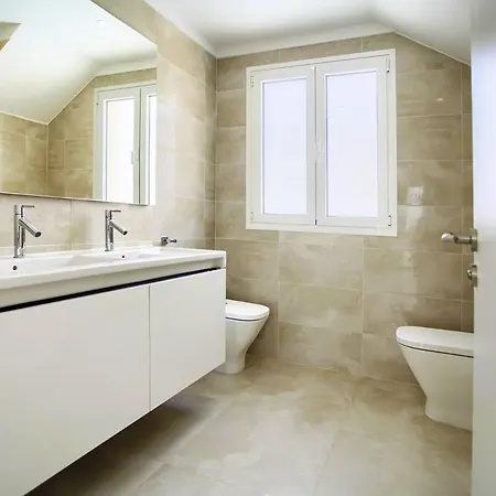 De Luxe Paramount Con Piscina & Jacuzzi En بيت للعطل *